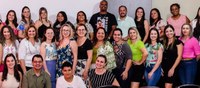 No dia 1º de abril o PPIFOR iniciou as atividades do mestrado para o ano letivo de 2024. Para o evento foram convidados todos os alunos matriculados no Programa, egressos e docentes. Dialogamos sobre a produção da pesquisa, tema que foi brilhantemente abordado pela Profa. Dra. Márcia Cyrino, docente da UEL e coordenadora da área de Ensino da CAPES. Em sua fala, destacou a formação da identidade do professor e o papel da pesquisa em ensino. Outra palestra foi proferida pela Profa. Dra. Jaqueline Dias, da Unespar, abordando sobre a saúde mental e bem estar associado à organização do estudante no processo de escrita da dissertação. Este evento foi histórico, pois marcou a expansão do PPIFOR com o periódico FormAção, uma revista que nasceu das necessidades do Programa em ampliar seus horizontes em inter-relação com o conhecimento produzido em outras universidades brasileiras e estrangeiras. O primeiro volume da FormAção tem dez artigos produzidos por pesquisadores de diferentes instituições brasileiras e internacional. No evento, os alunos também conheceram as normas e prazos do Programa para as atividades, especialmente da qualificação, defesa e entrega da versão final da dissertação. Ao longo do ano o PPIFOR realizará outras atividades envolvendo todos os alunos, egressos e comunidade.