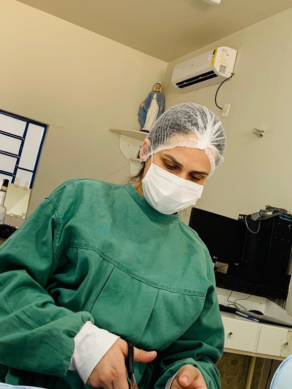 Enf. Erica Oliveira, que atuam na linha de frente de combate ao Covid -19 em Planaltina do Paraná